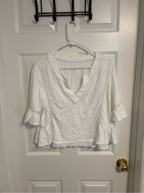 NWOT aerie White Ruffled V-Neck tee